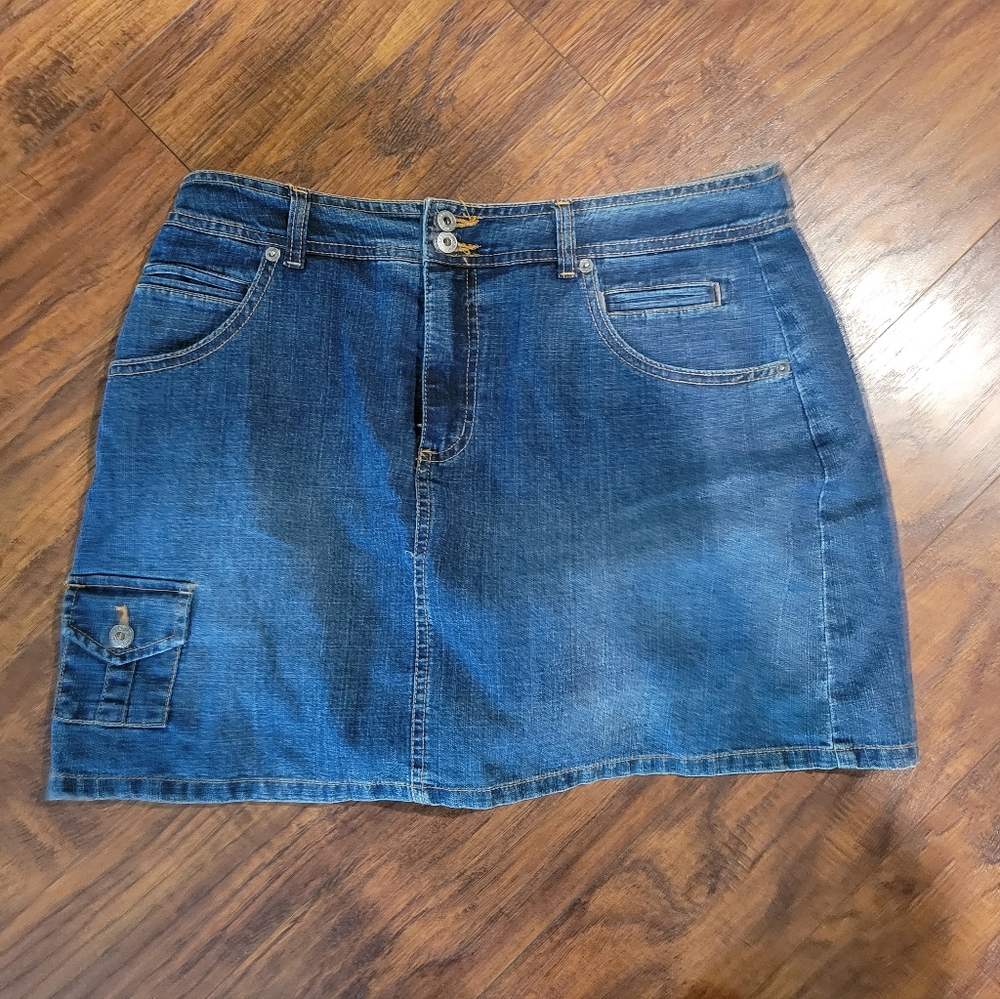 Gloria Vanderbilt Women's Denim Skort - Picture 2 of 4